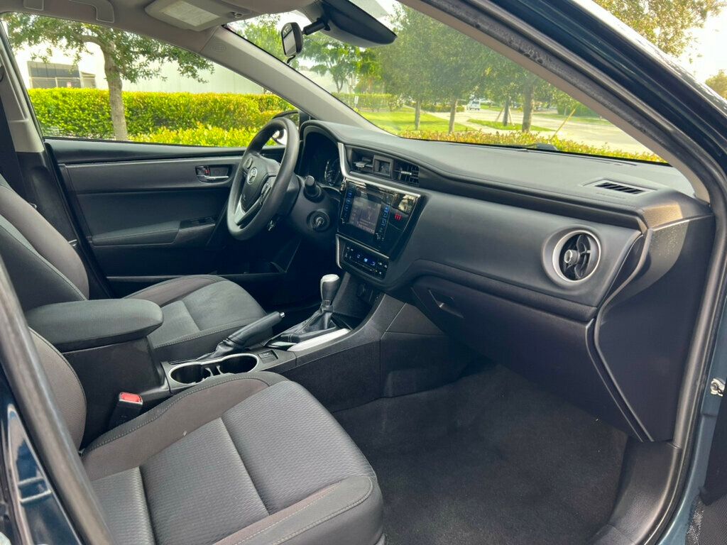 2018 Toyota Corolla LE CVT - 22565778 - 5