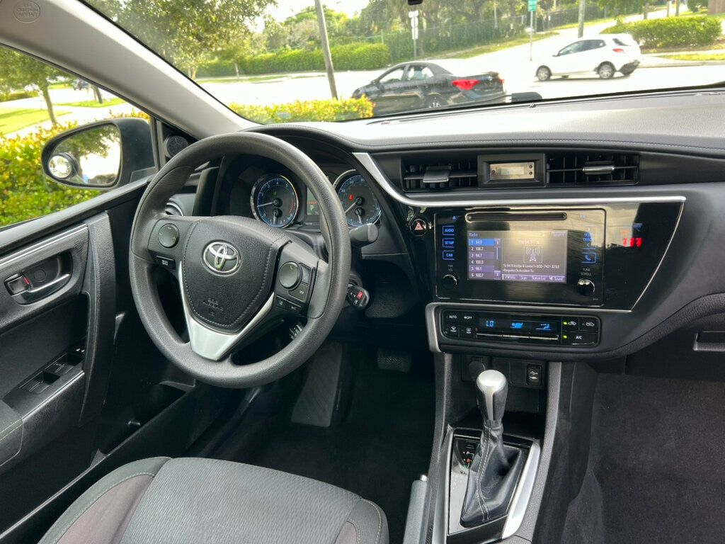 2018 Toyota Corolla LE CVT - 22565778 - 8