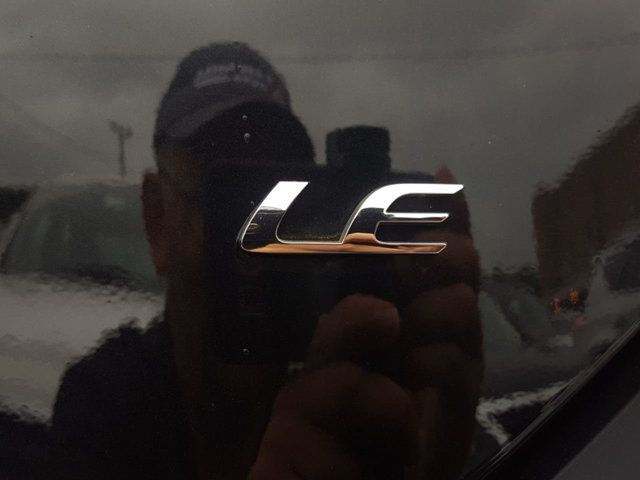 2018 Toyota Corolla LE Premium w/Moonroof - 17843902 - 8