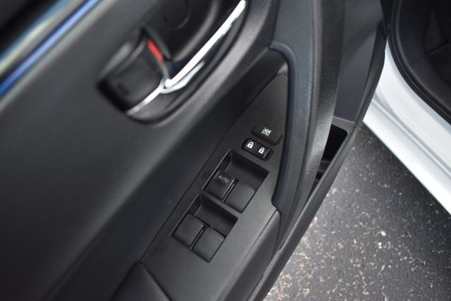 2018 Toyota Corolla SE CVT - 23043945 - 25