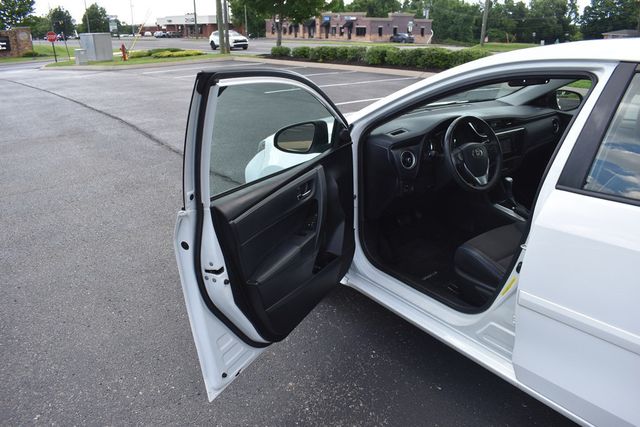 2018 Toyota Corolla SE CVT - 23043945 - 34