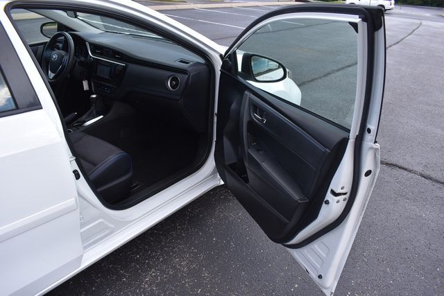2018 Toyota Corolla SE CVT - 23043945 - 37