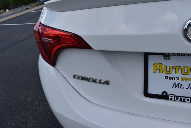 2018 Toyota Corolla SE CVT - 23043945 - 38