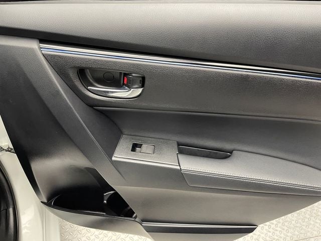 2018 Toyota Corolla SE CVT - 22995946 - 30