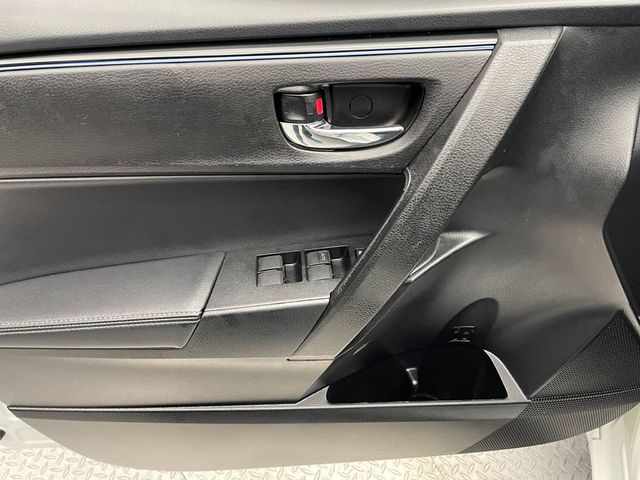 2018 Toyota Corolla SE CVT - 22995946 - 8