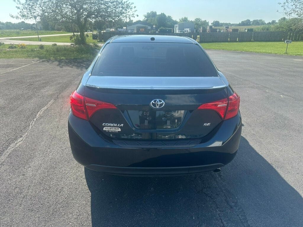 2018 Toyota Corolla SE CVT - 22576222 - 4