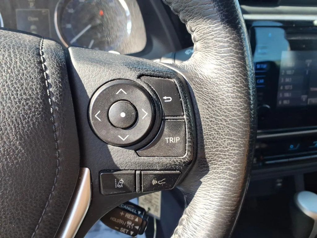 2018 Toyota Corolla SE Sedan 4D - 22989147 - 9