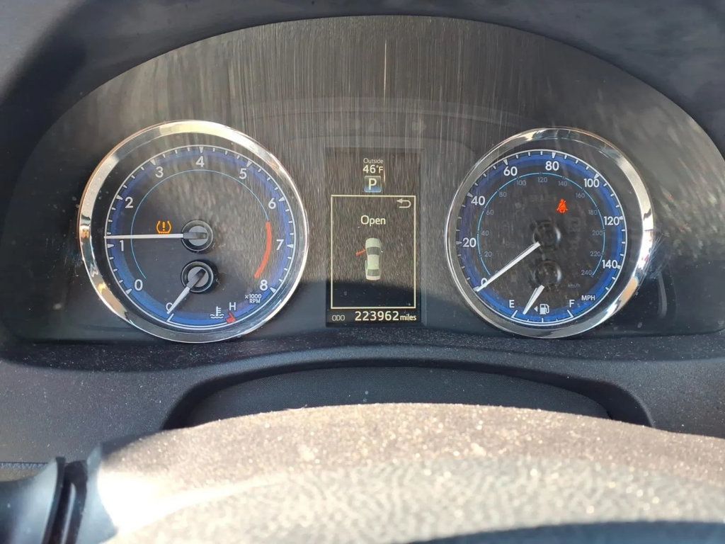 2018 Toyota Corolla SE Sedan 4D - 22989147 - 10