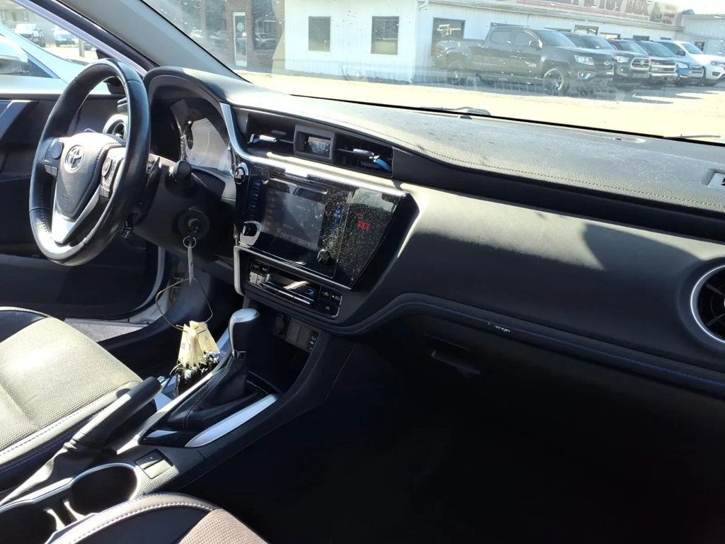 2018 Toyota Corolla SE Sedan 4D - 22989147 - 18