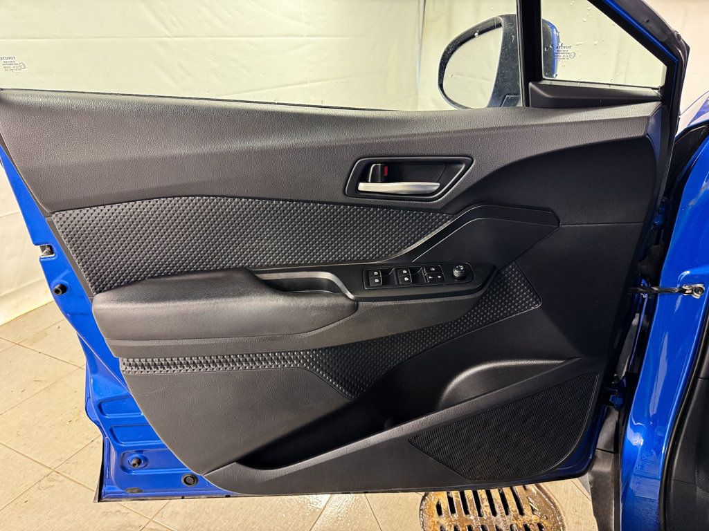 2018 Toyota C-HR XLE - 23011559 - 13
