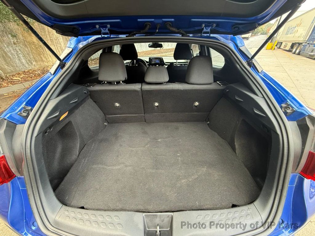 2018 Toyota C-HR XLE FWD - 22943753 - 9