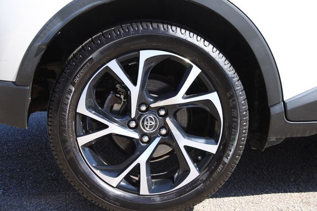 2018 Toyota C-HR XLE FWD - 22997959 - 19