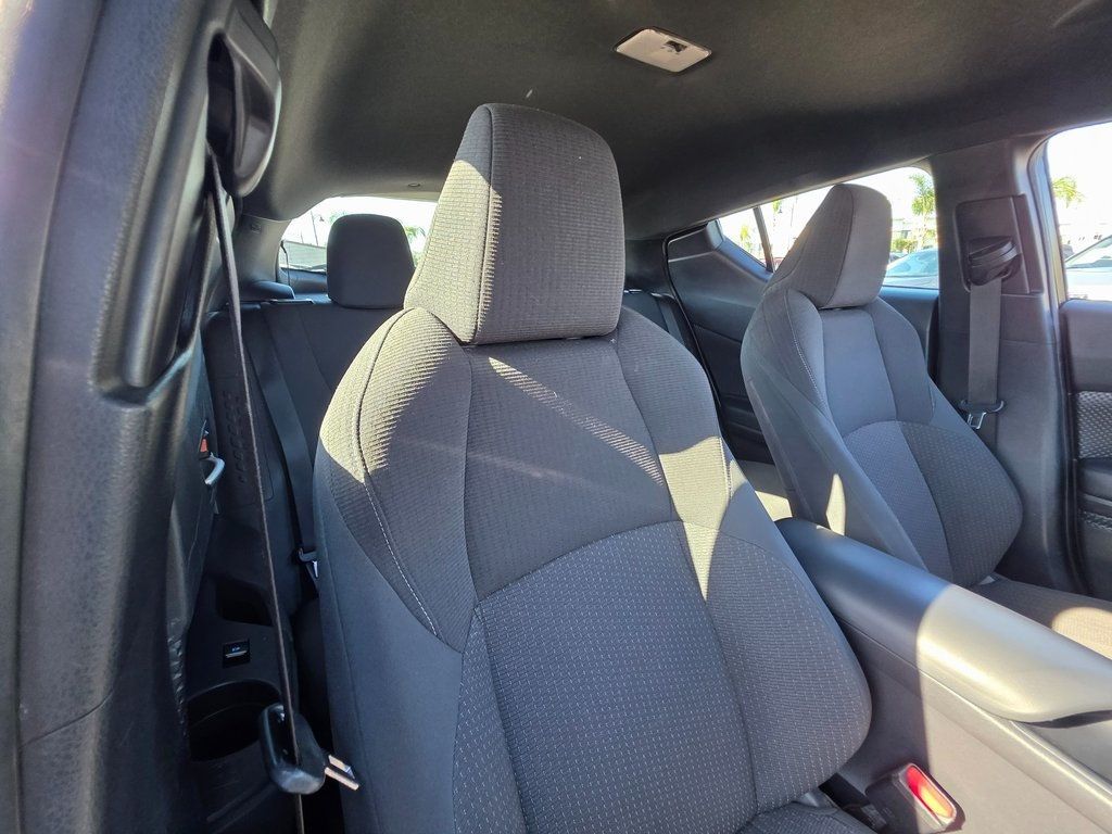 2018 Toyota C-HR XLE FWD - 22938381 - 10