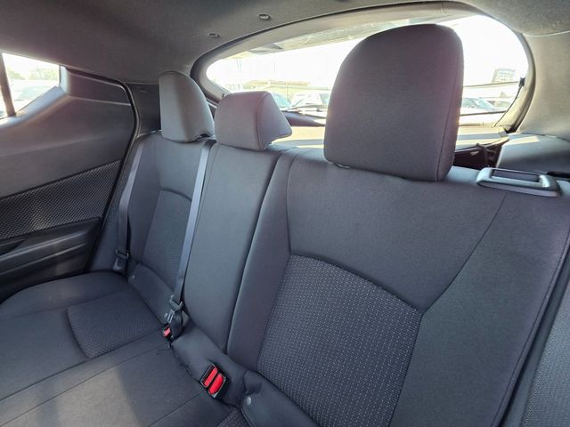 2018 Toyota C-HR XLE FWD - 22938381 - 18