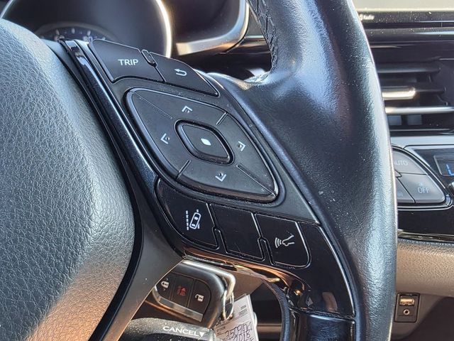 2018 Toyota C-HR XLE FWD - 22938381 - 26