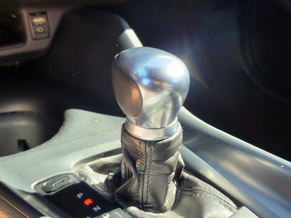 2018 Toyota C-HR XLE FWD - 22938381 - 31