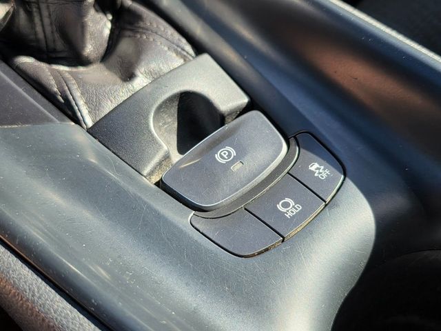 2018 Toyota C-HR XLE FWD - 22938381 - 33