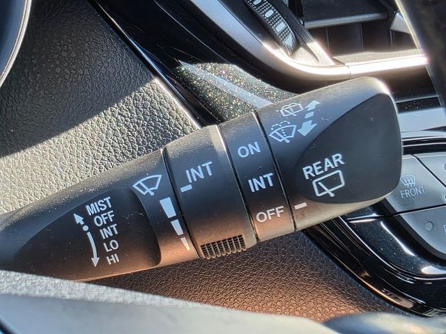 2018 Toyota C-HR XLE FWD - 22938381 - 37