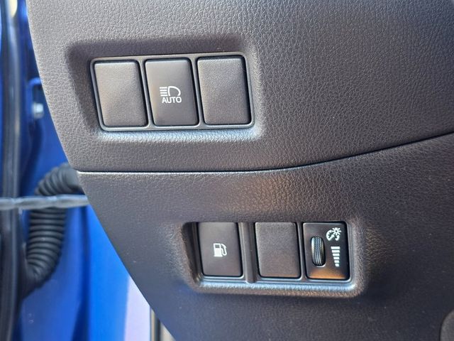 2018 Toyota C-HR XLE FWD - 22938381 - 38