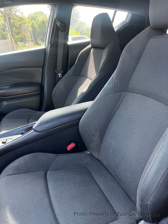 2018 Toyota C-HR XLE FWD - 23070211 - 13
