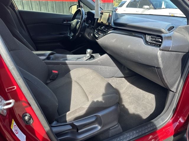 2018 Toyota C-HR XLE FWD - 22759729 - 12