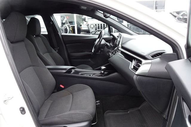 2018 Toyota C-HR XLE FWD - 22949831 - 10