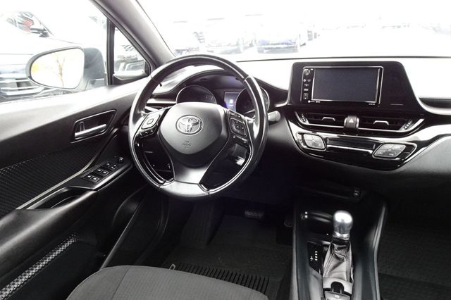 2018 Toyota C-HR XLE FWD - 22949831 - 12