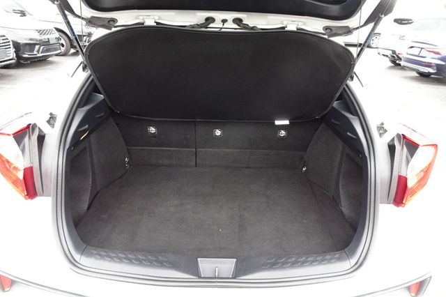 2018 Toyota C-HR XLE FWD - 22949831 - 13