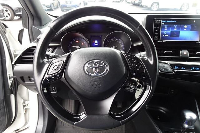 2018 Toyota C-HR XLE FWD - 22949831 - 17