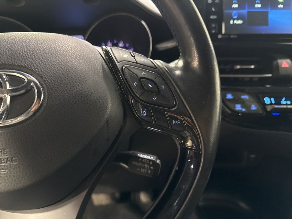 2018 Toyota C-HR XLE Premium FWD - 22981667 - 10