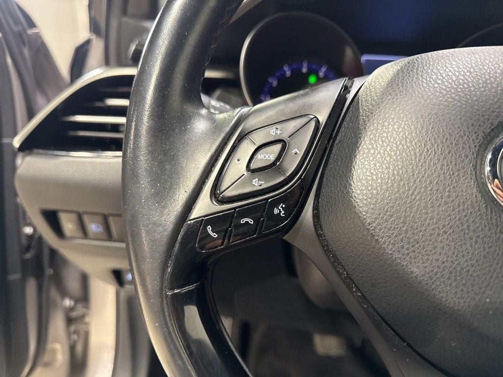 2018 Toyota C-HR XLE Premium FWD - 22981667 - 11