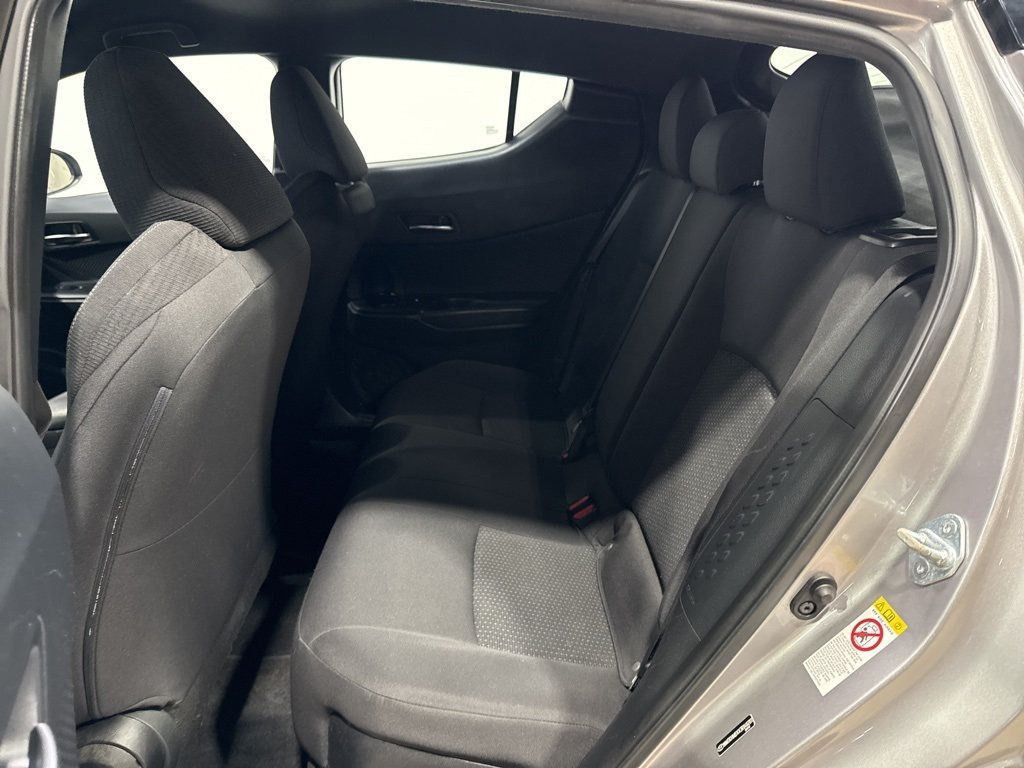 2018 Toyota C-HR XLE Premium FWD - 22981667 - 26