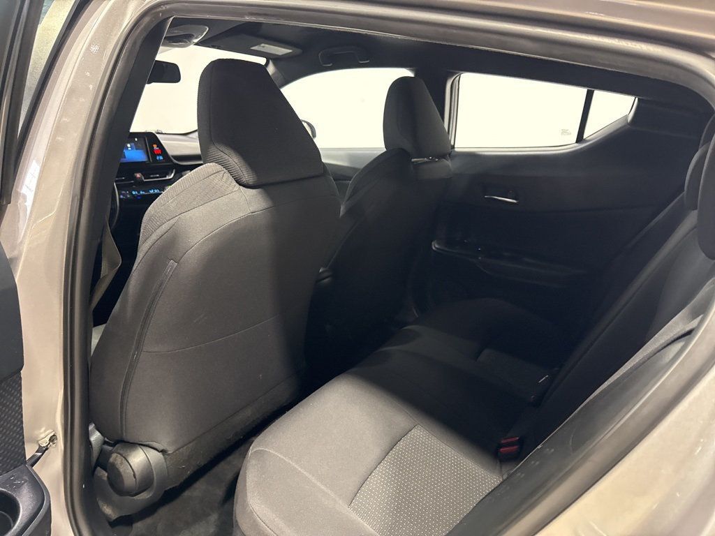 2018 Toyota C-HR XLE Premium FWD - 22981667 - 28