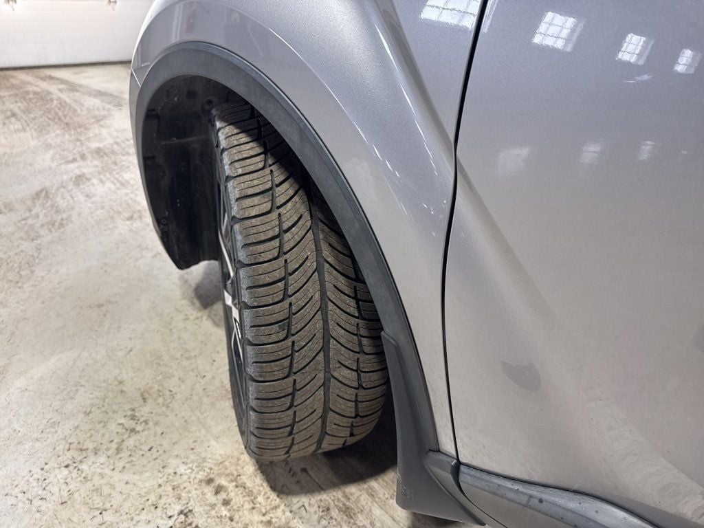 2018 Toyota C-HR XLE Premium FWD - 22981667 - 2