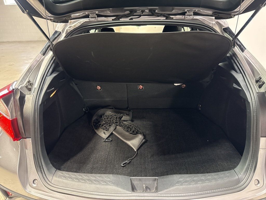 2018 Toyota C-HR XLE Premium FWD - 22981667 - 30