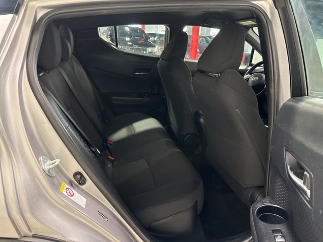 2018 Toyota C-HR XLE Premium FWD - 22981667 - 31