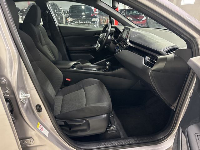 2018 Toyota C-HR XLE Premium FWD - 22981667 - 35