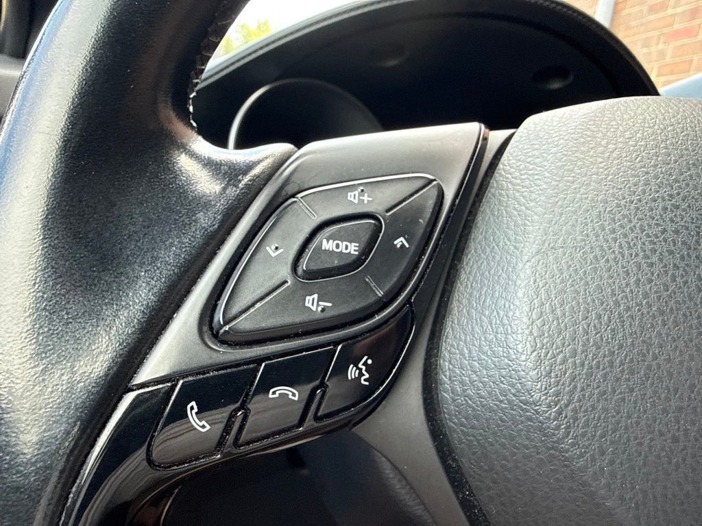 2018 Toyota C-HR XLE Premium FWD - 23081590 - 11