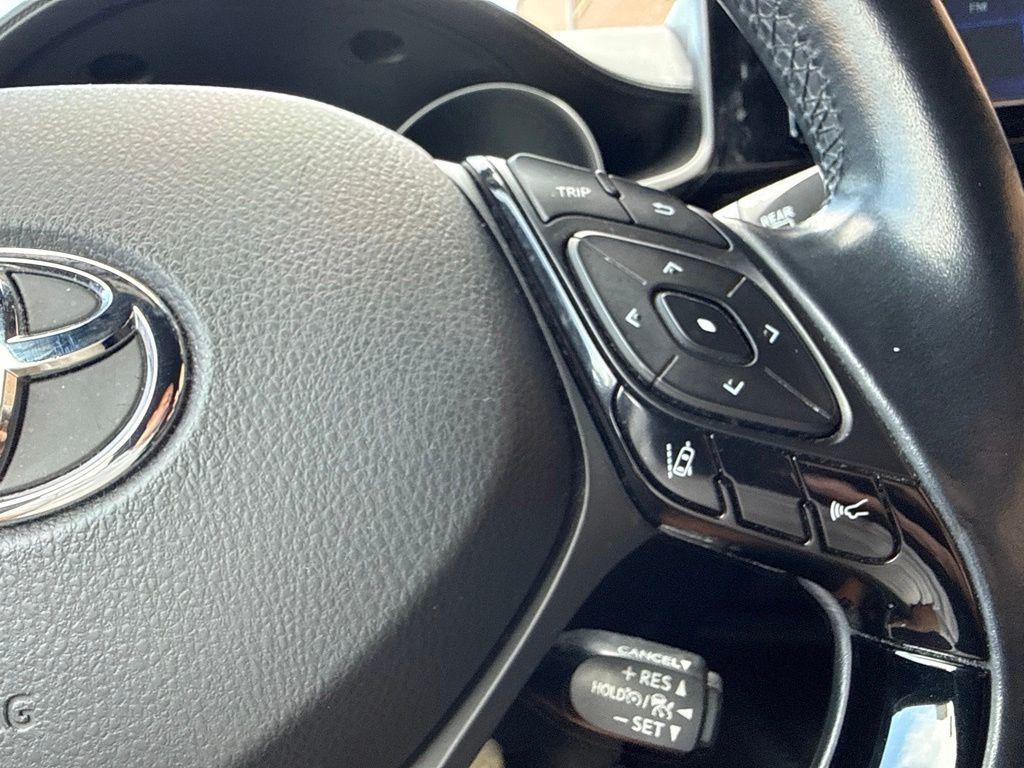 2018 Toyota C-HR XLE Premium FWD - 23081590 - 12