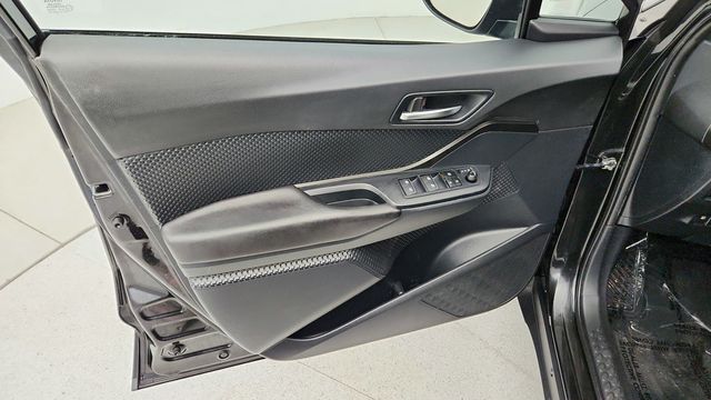 2018 Toyota C-HR XLE Premium FWD - 22942598 - 9