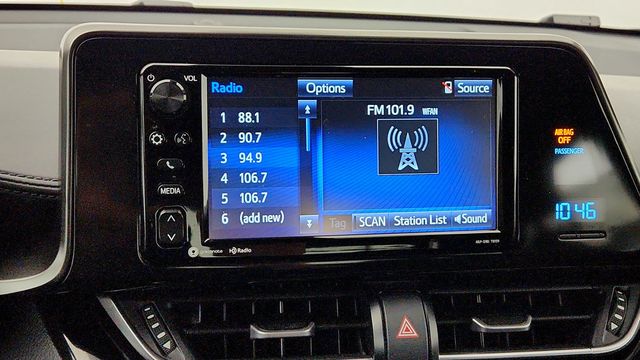 2018 Toyota C-HR XLE Premium FWD - 22942598 - 17