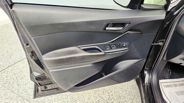 2018 Toyota C-HR XLE Premium FWD - 23034684 - 9