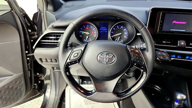 2018 Toyota C-HR XLE Premium FWD - 23034684 - 12