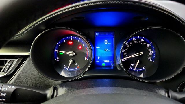 2018 Toyota C-HR XLE Premium FWD - 23034684 - 13