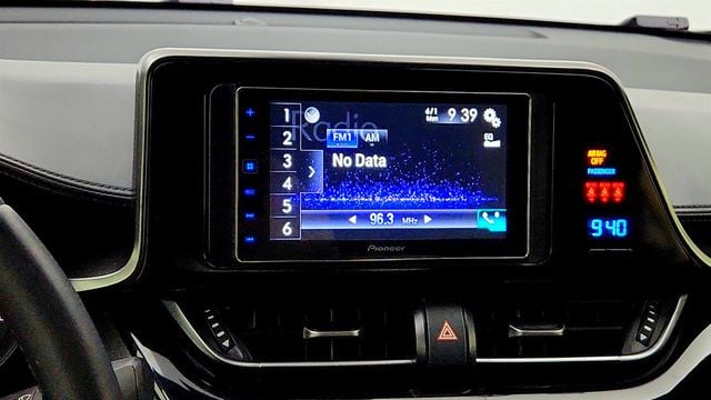 2018 Toyota C-HR XLE Premium FWD - 23034684 - 16