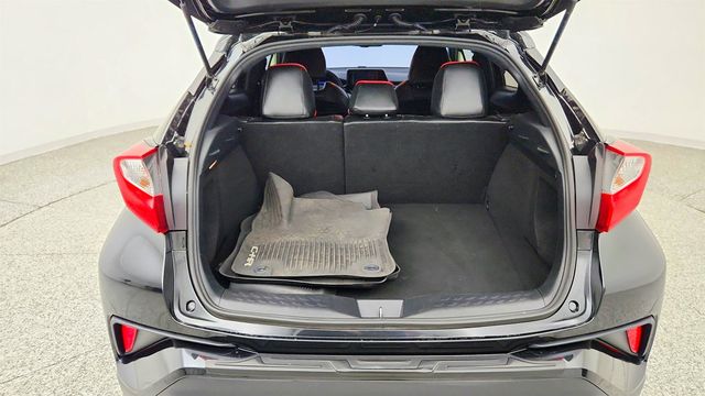 2018 Toyota C-HR XLE Premium FWD - 23034684 - 19