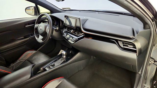 2018 Toyota C-HR XLE Premium FWD - 23034684 - 22