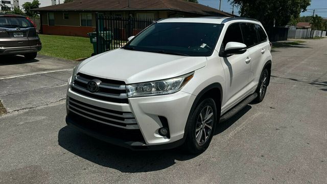 2018 Toyota Highlander  - 22854102 - 0