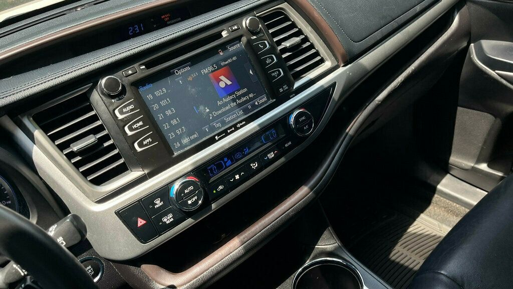 2018 Toyota Highlander - 22854102 - 13