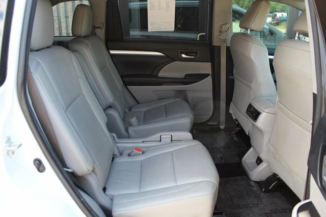 2018 Toyota Highlander AWD XLE W/ LEATHER, MOONROOF - 23042179 - 9
